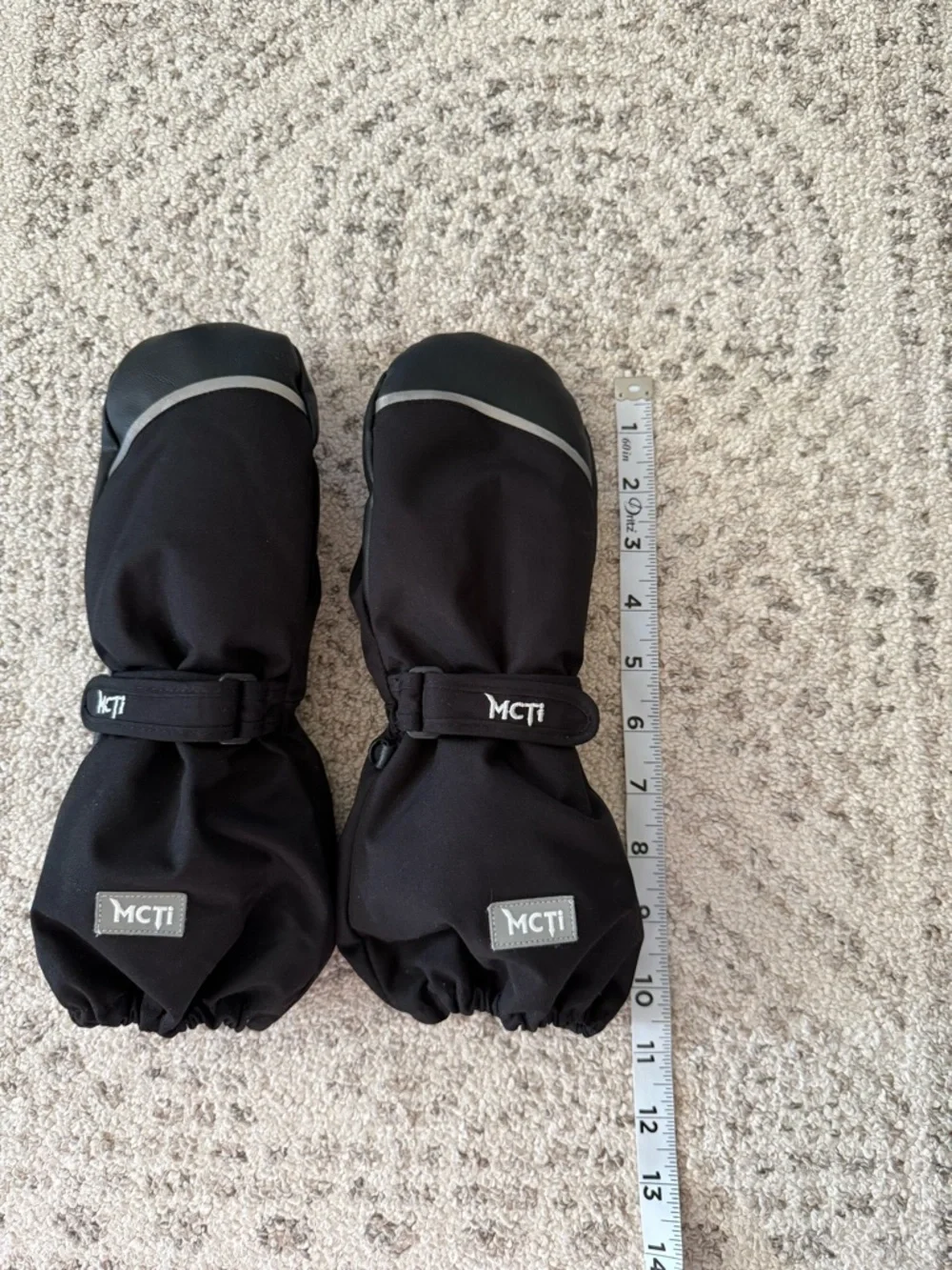 MCTI Waterproof Black Mittens Sz Kids XS 8-11 Years